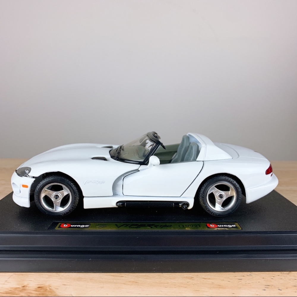 1992 Dodge Viper RT/10 Collectible - Picture 2 of 11